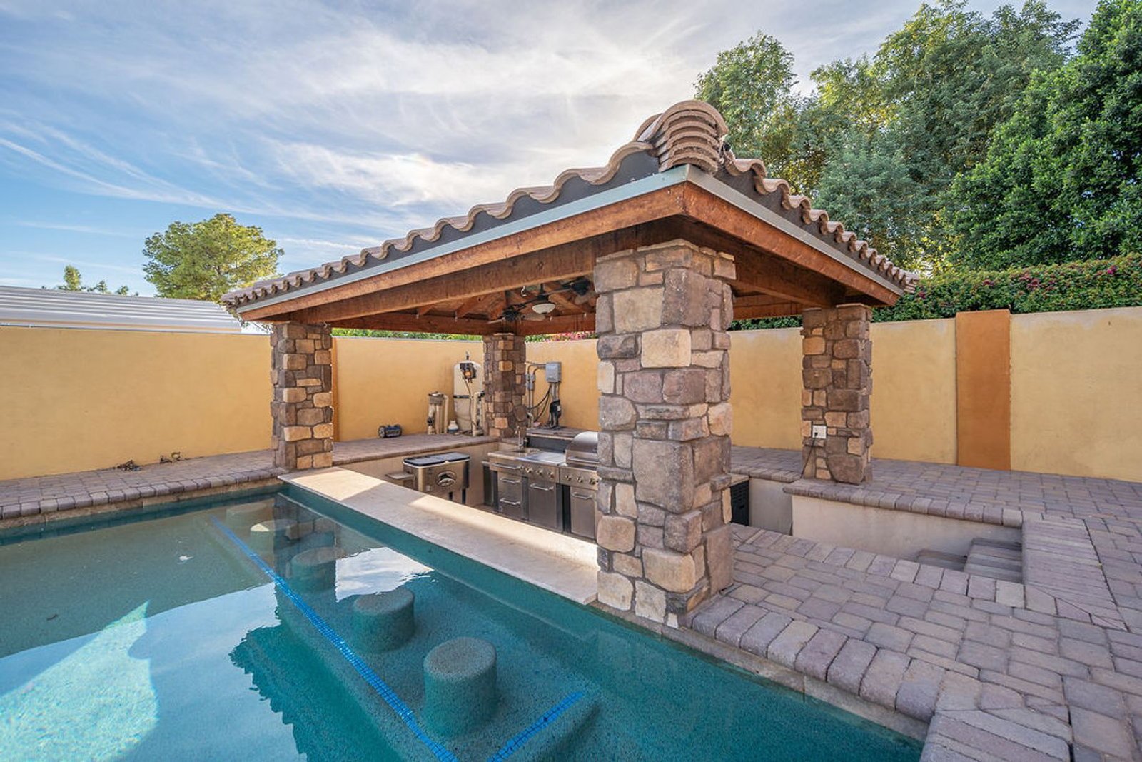 Furnished/Unfurnished 4 bedroom / 4.5 bathroom CUSTOM HOME available for Mid October move in! property image
