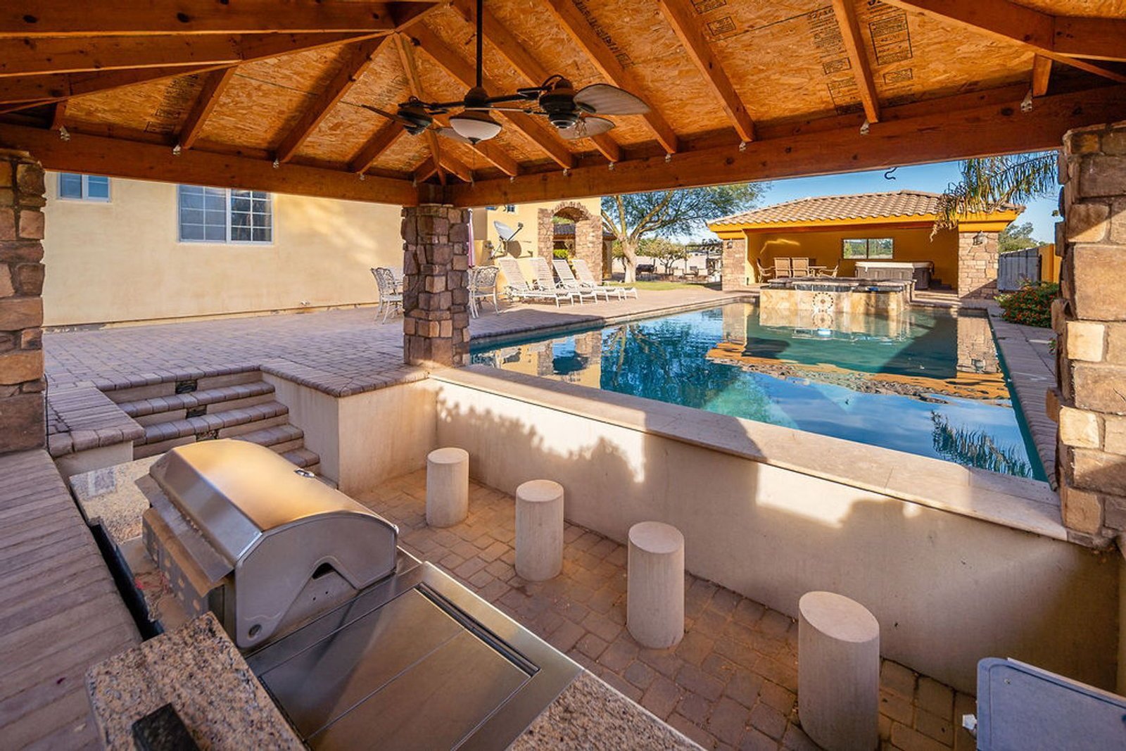Furnished/Unfurnished 4 bedroom / 4.5 bathroom CUSTOM HOME available for Mid October move in! property image
