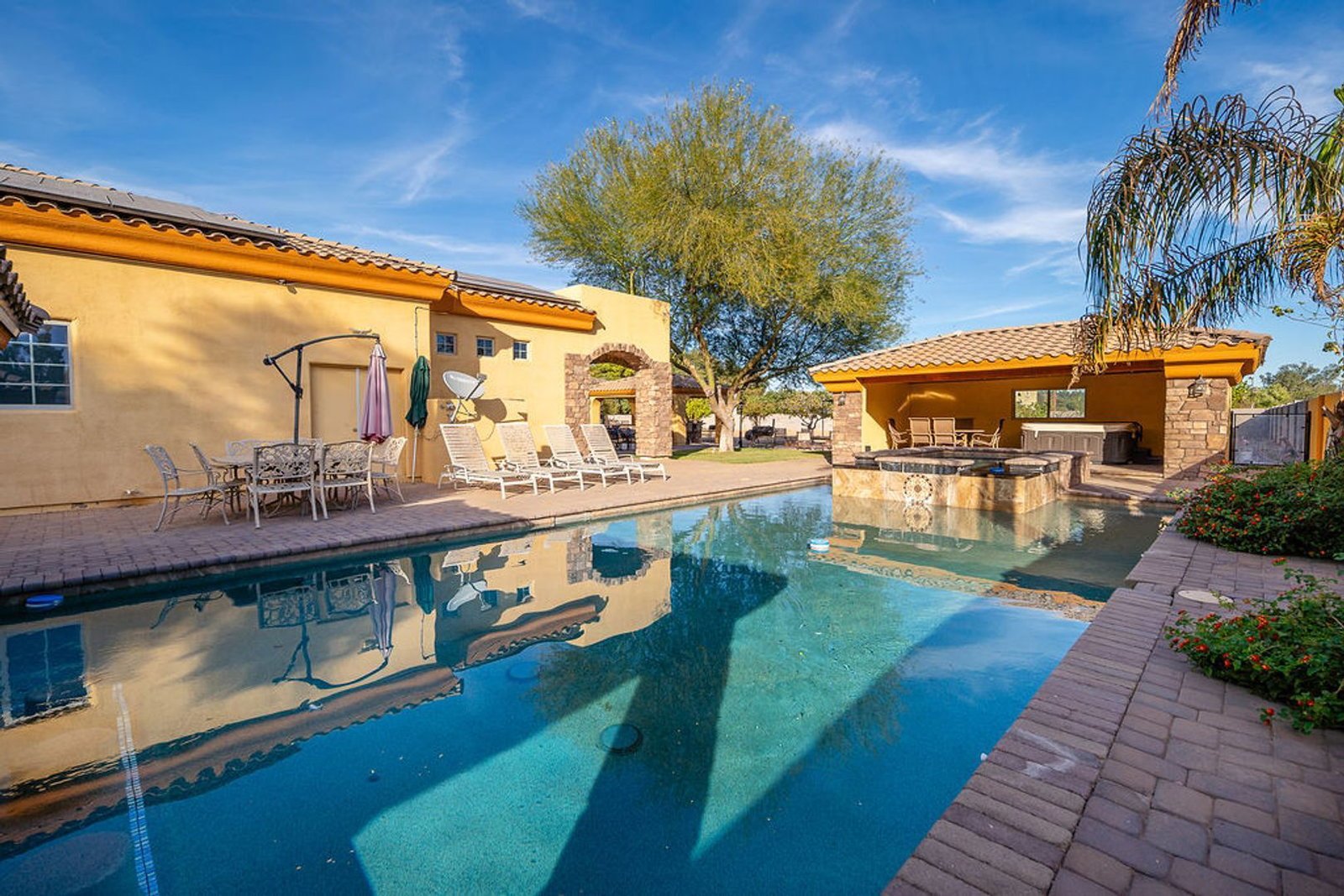 Furnished/Unfurnished 4 bedroom / 4.5 bathroom CUSTOM HOME available for Mid October move in! property image