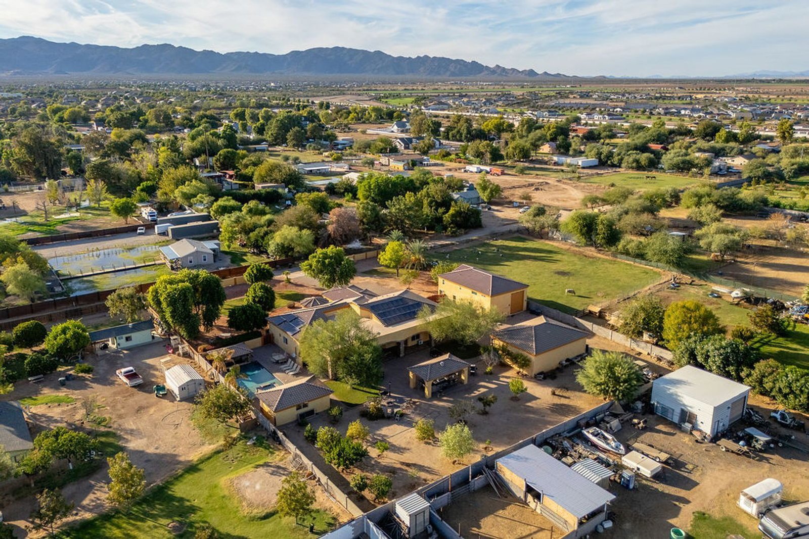 Furnished/Unfurnished 4 bedroom / 4.5 bathroom CUSTOM HOME available for Mid October move in! property image