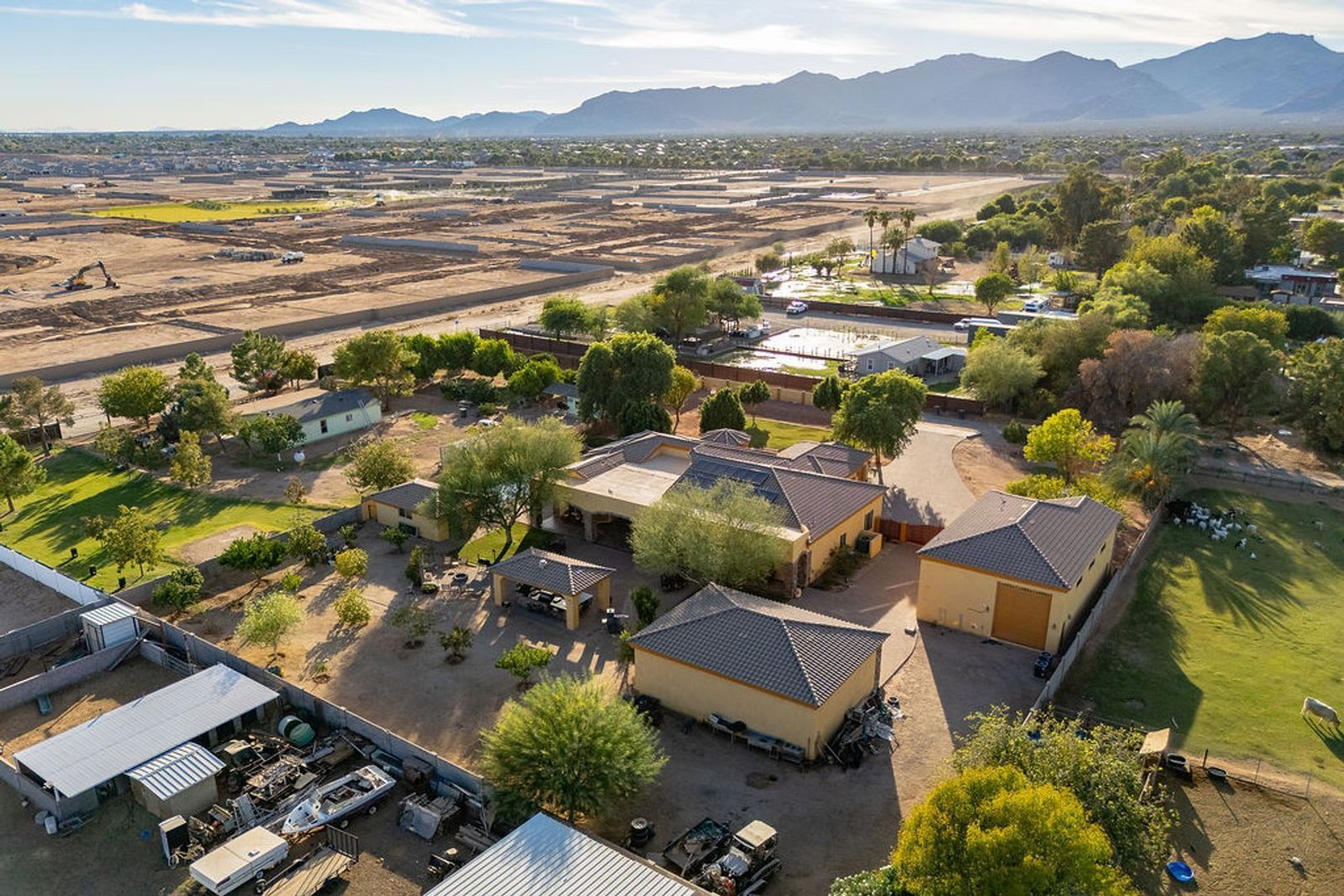 Furnished/Unfurnished 4 bedroom / 4.5 bathroom CUSTOM HOME available for Mid October move in! property image