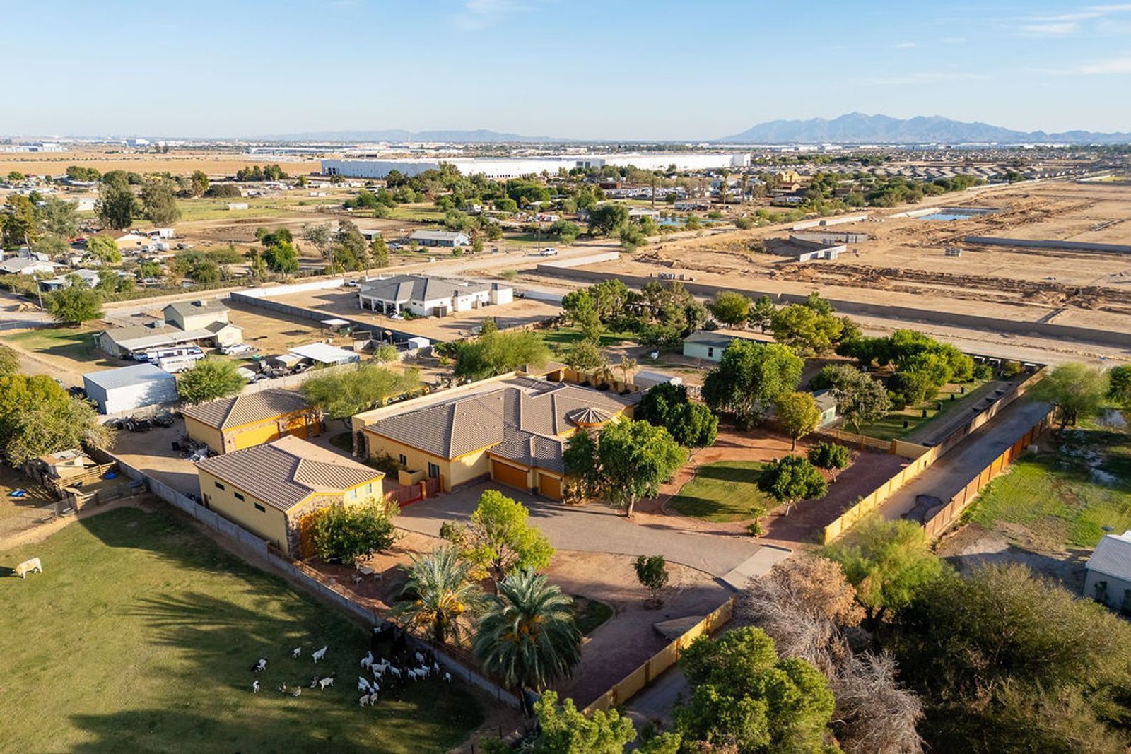 Furnished/Unfurnished 4 bedroom / 4.5 bathroom CUSTOM HOME available for Mid October move in! property image