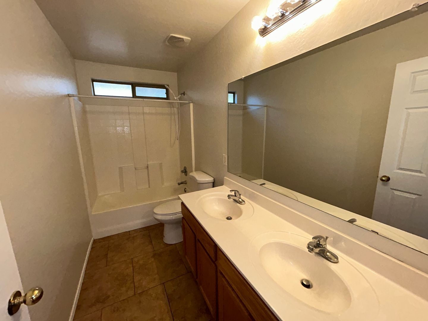 3 bedroom 2.5 bath home in Hurley Ranch ready early November property image