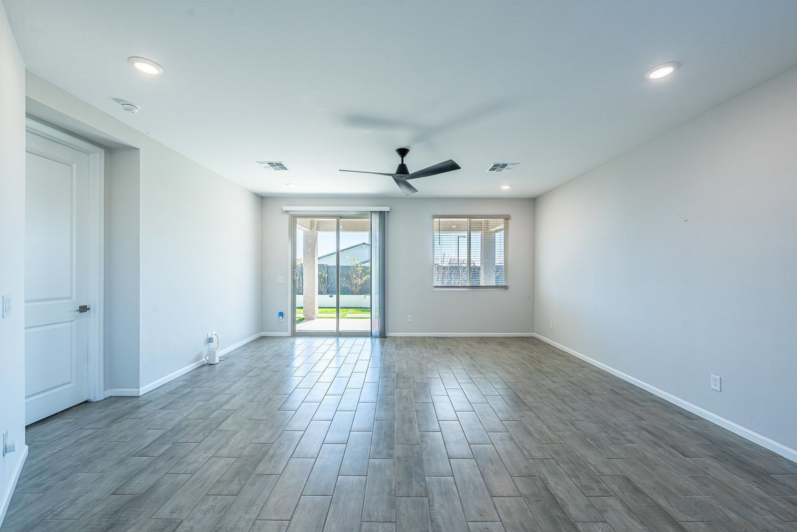 Beautiful Rental Home in Surprise- 4 Bed, 2 Bath property image