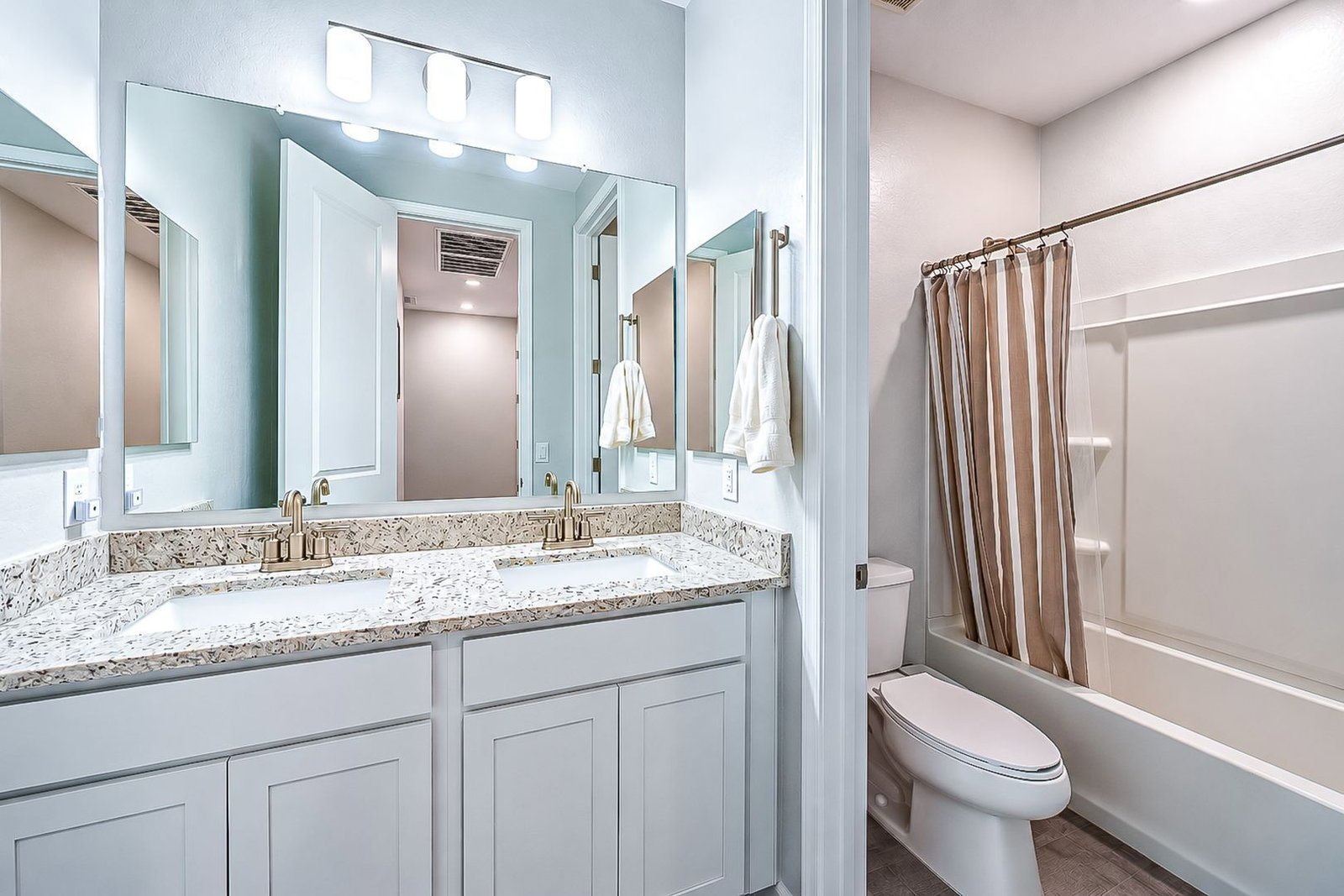 Beautiful Rental Home in Surprise- 4 Bed, 2 Bath property image