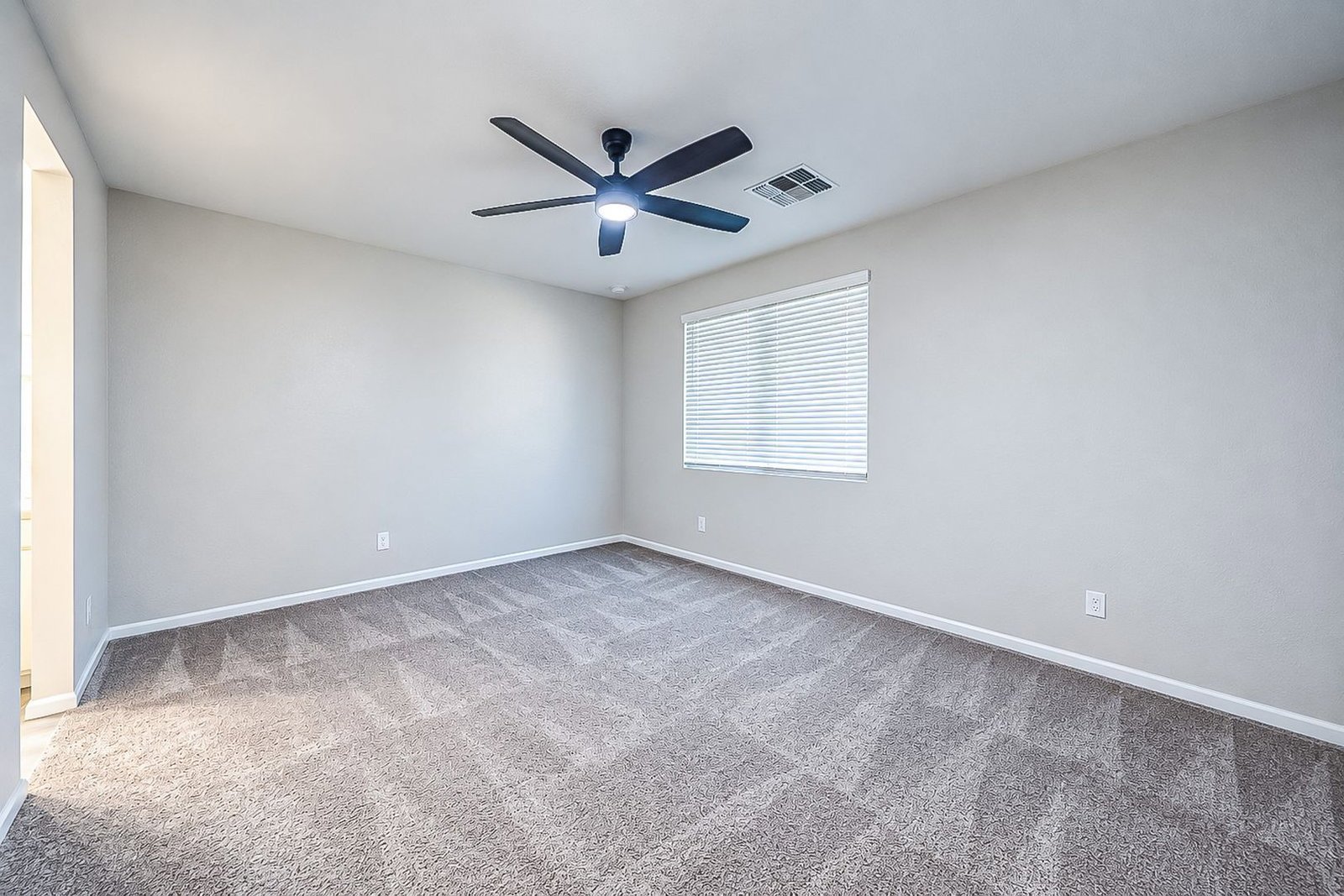 Beautiful Rental Home in Surprise- 4 Bed, 2 Bath property image