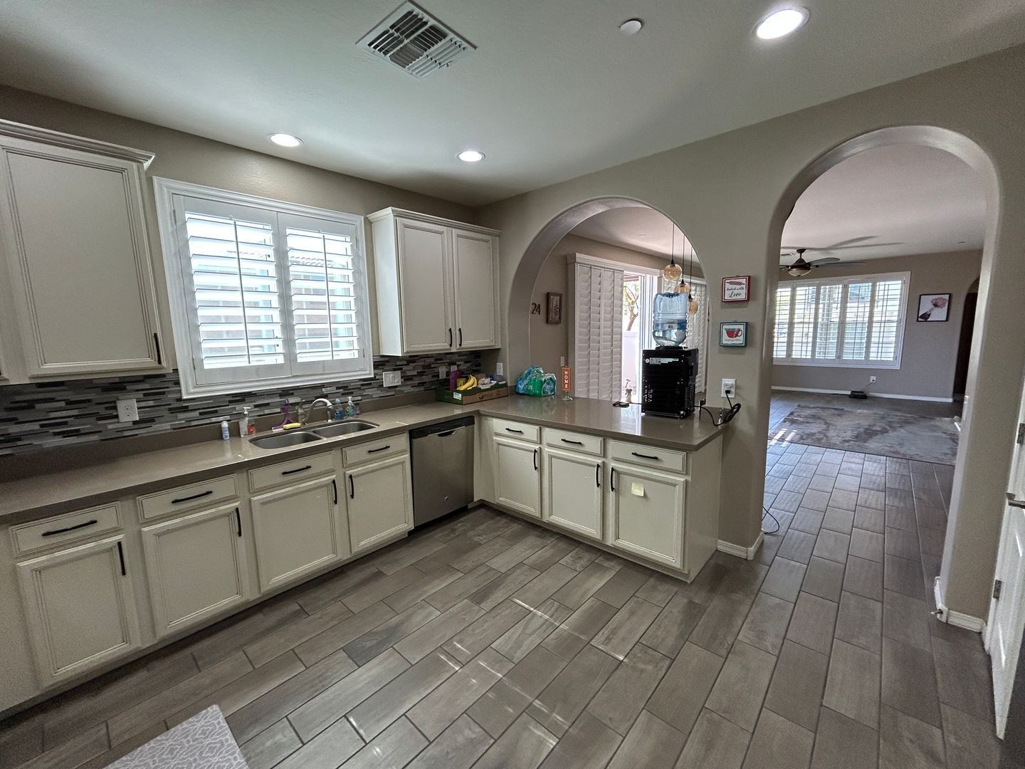 Beautiful SOLAR home (4 bedroom/3.5 bathroom) in Vistancia!! property image