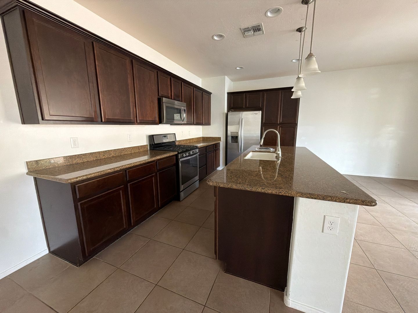 Spacious 4-Bedroom Peoria Home available NOW!! property image