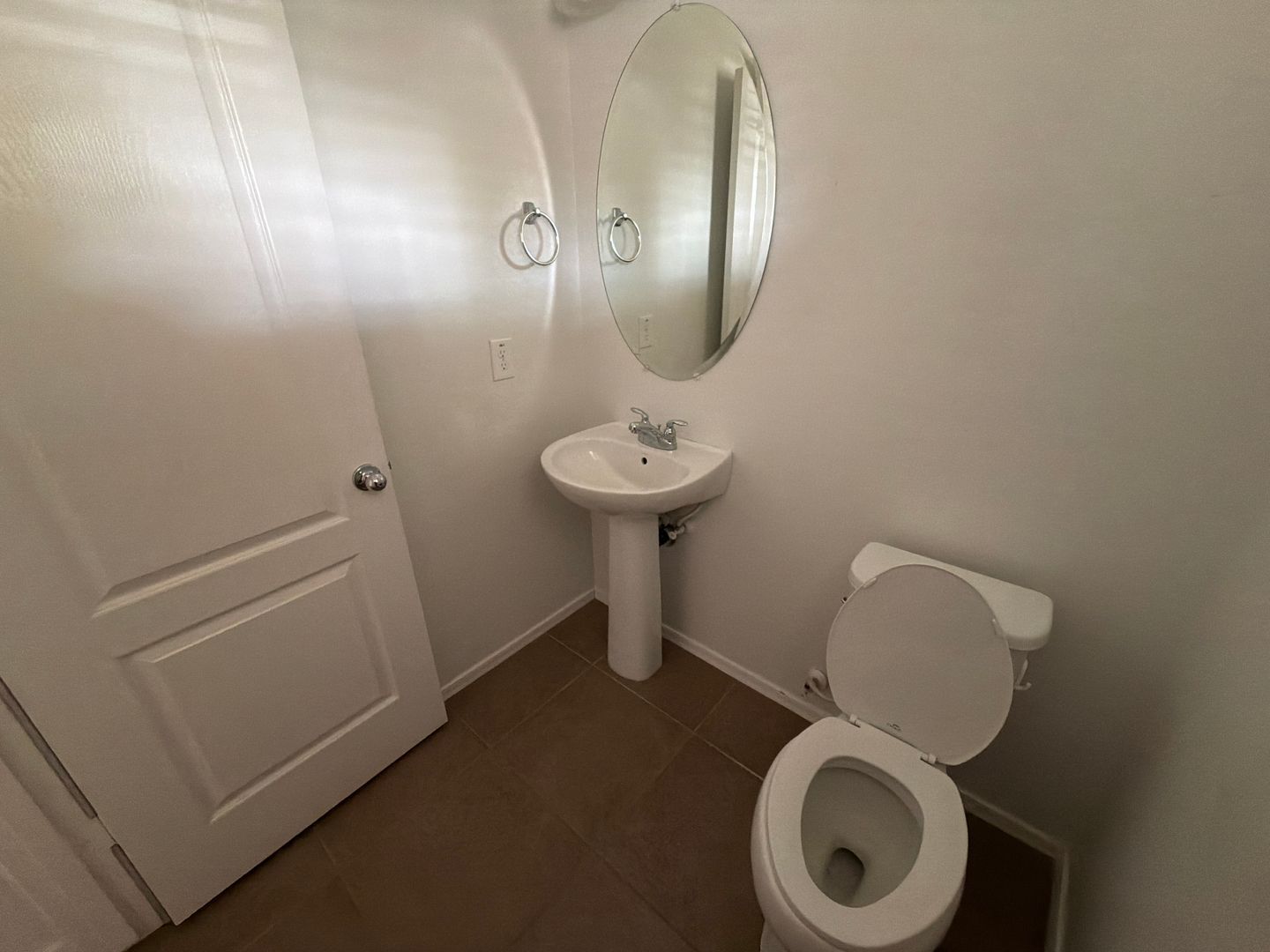 Spacious 4-Bedroom Peoria Home available NOW!! property image