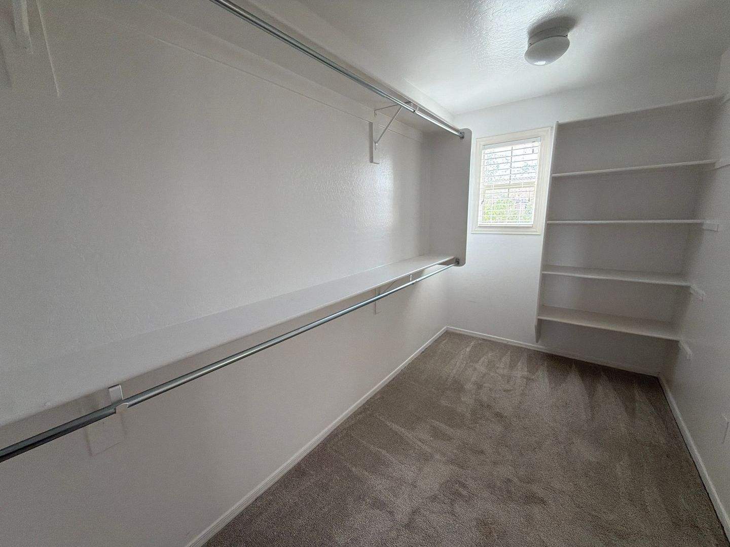 Spacious 4-Bedroom Peoria Home available NOW!! property image