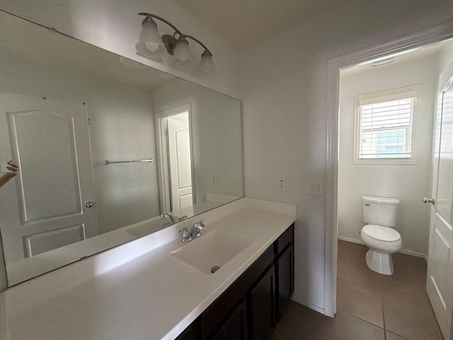 Spacious 4-Bedroom Peoria Home available NOW!! property image
